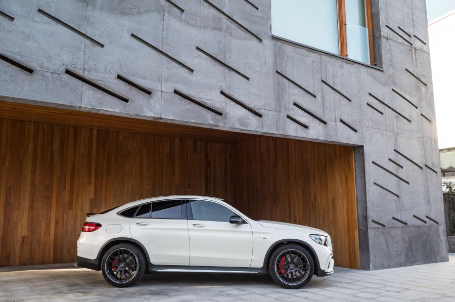  Mercedes-AMG GLC63 S 4Matic+ Coupe (C253) 2017 года  (WW) (фото 11 из 63)